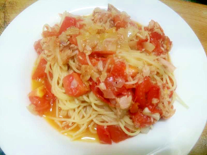 スパゲッテイ/ツナ缶トマトちょいピリ