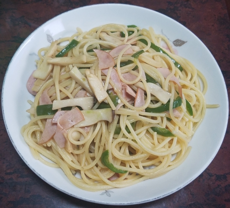 ハムときのことピーマンの和風パスタ