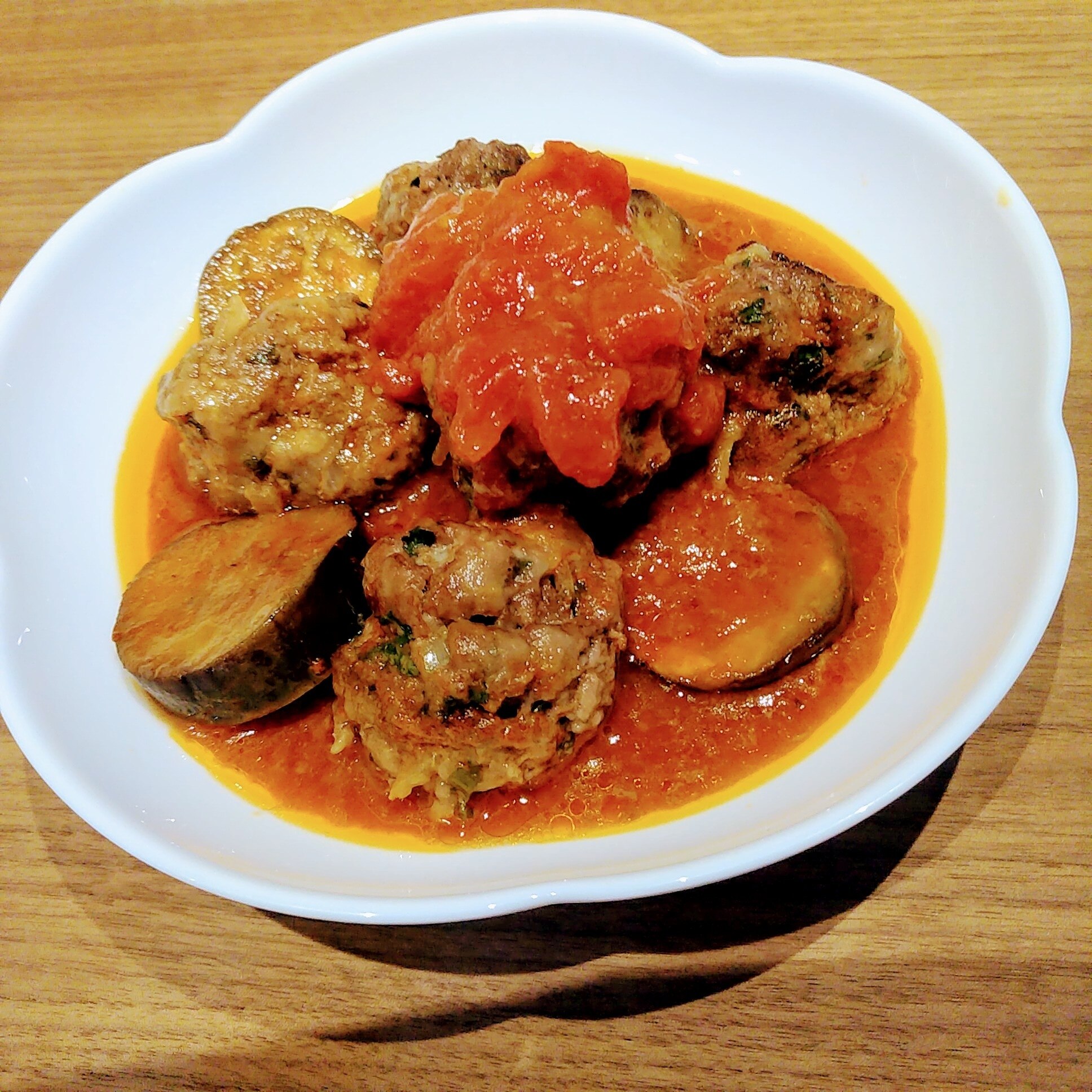 大きめサイズで食べ応え抜群 ミートボールのトマト煮 レシピ 作り方 By ニーミン谷のニーミンママ 楽天レシピ