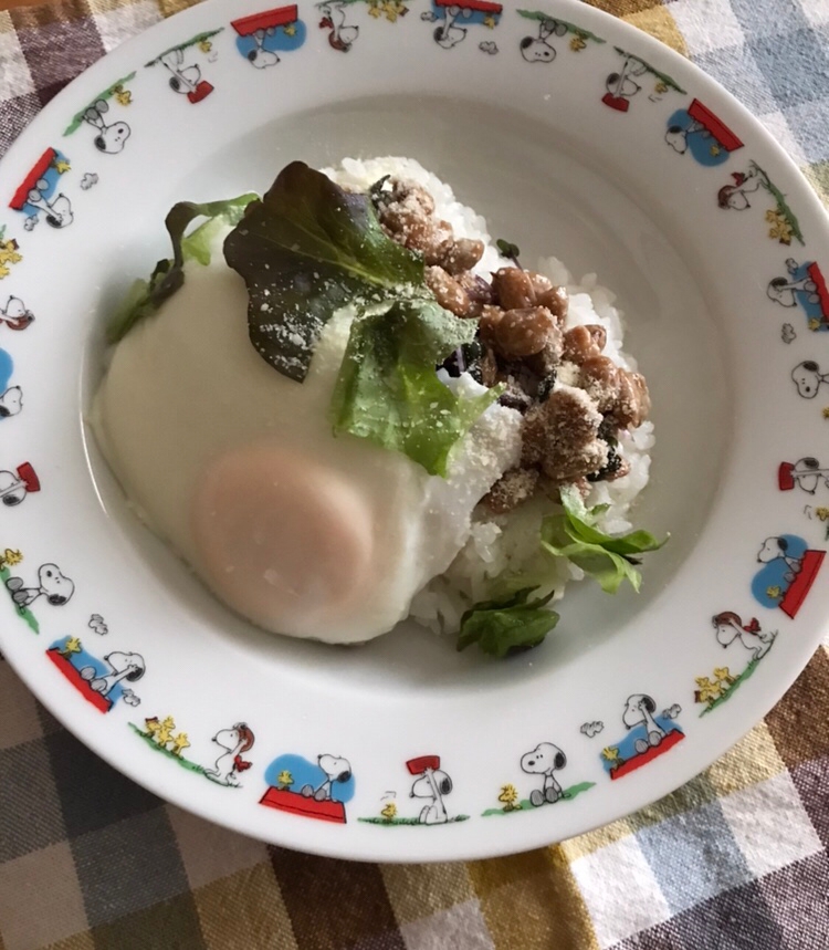 目玉焼きのせ納豆ごはん