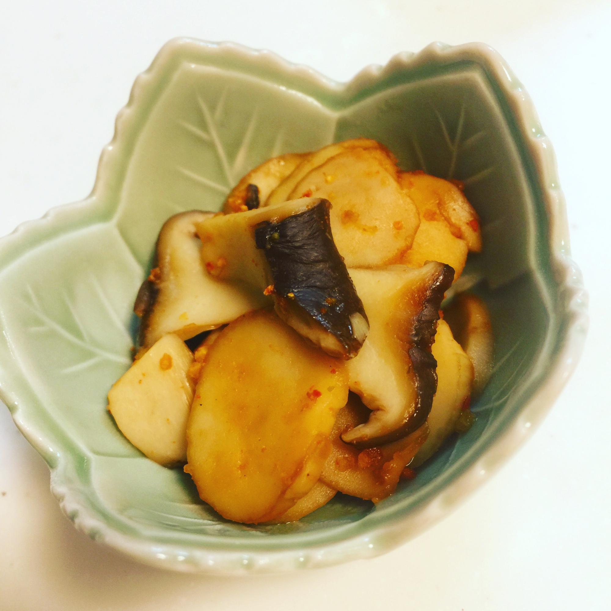 材料ひとつで簡単副菜！エリンギの柚子七味煮