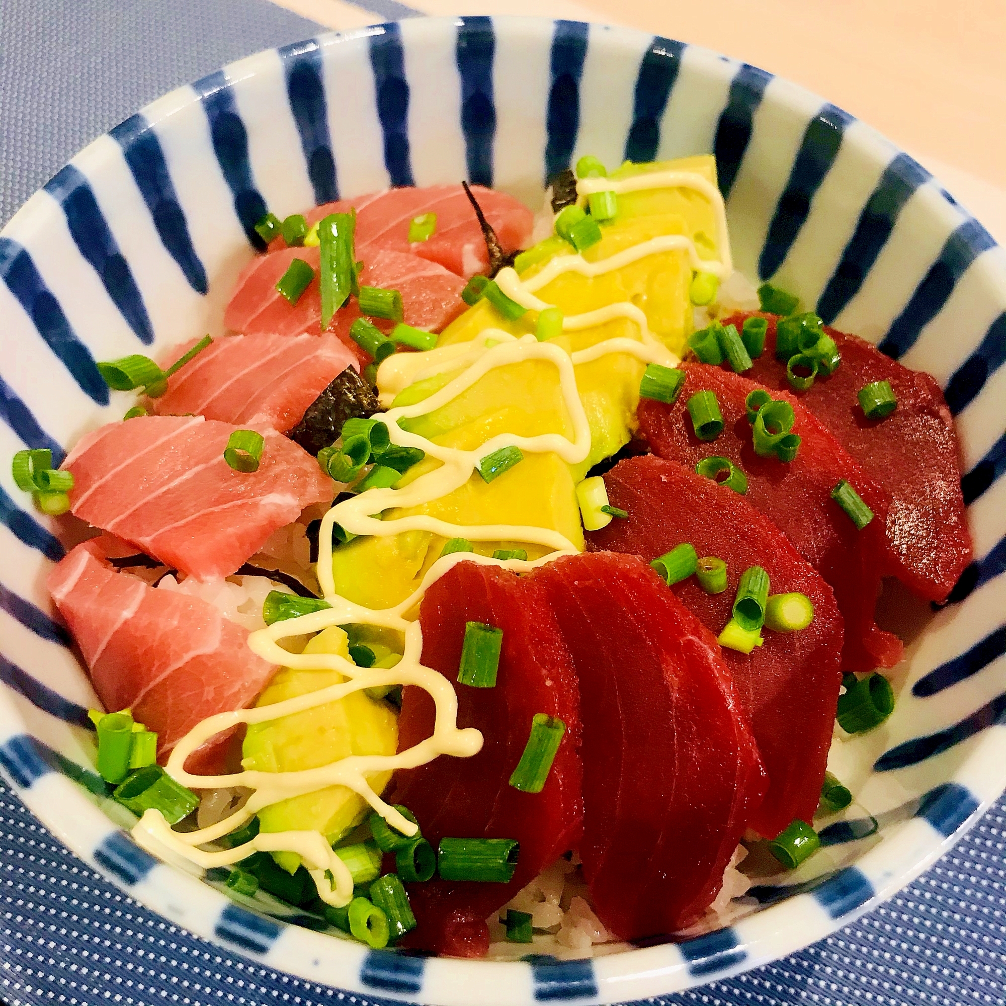 ★まぐろ丼★アボガドと中トロ