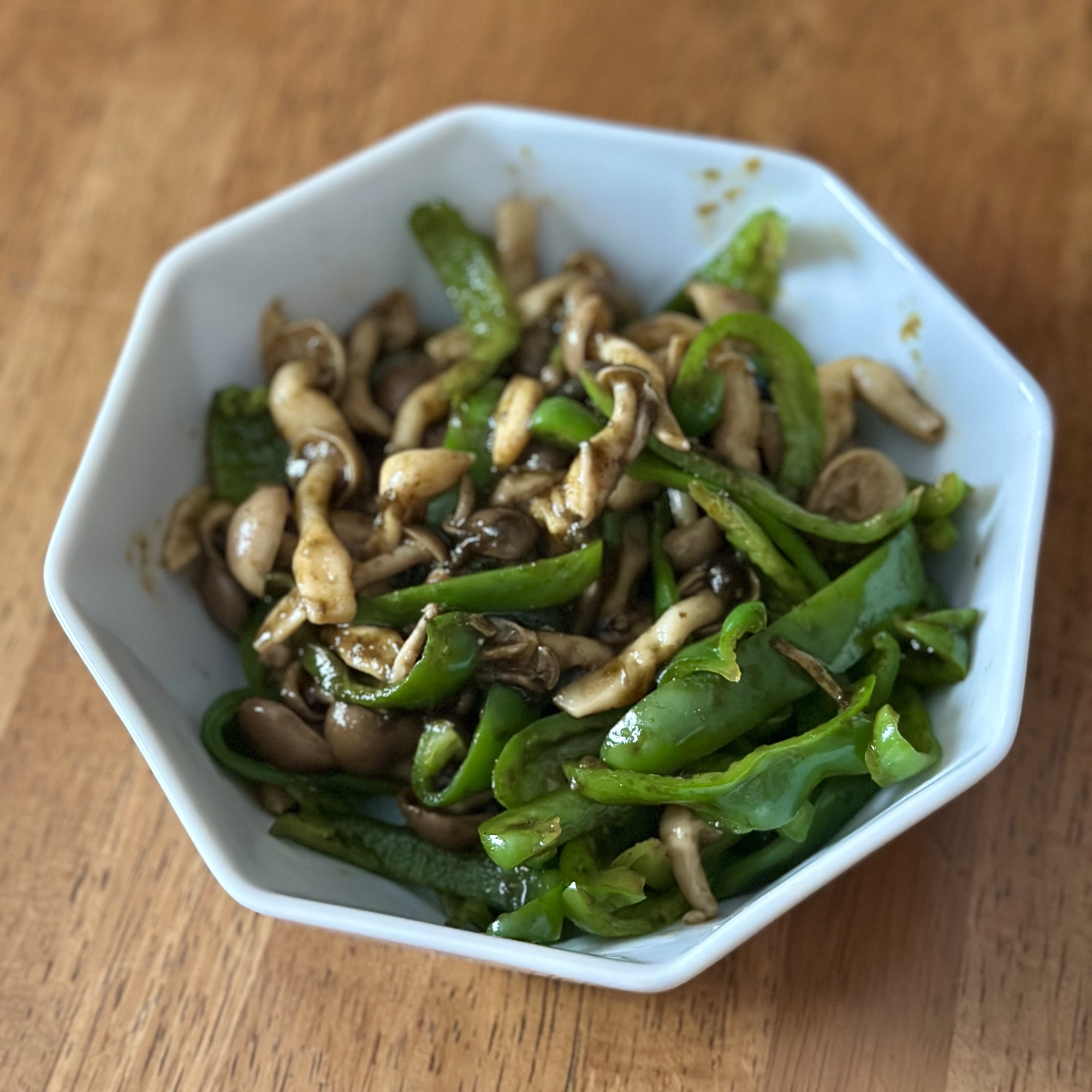 ピーマンとしめじの岩のり和え