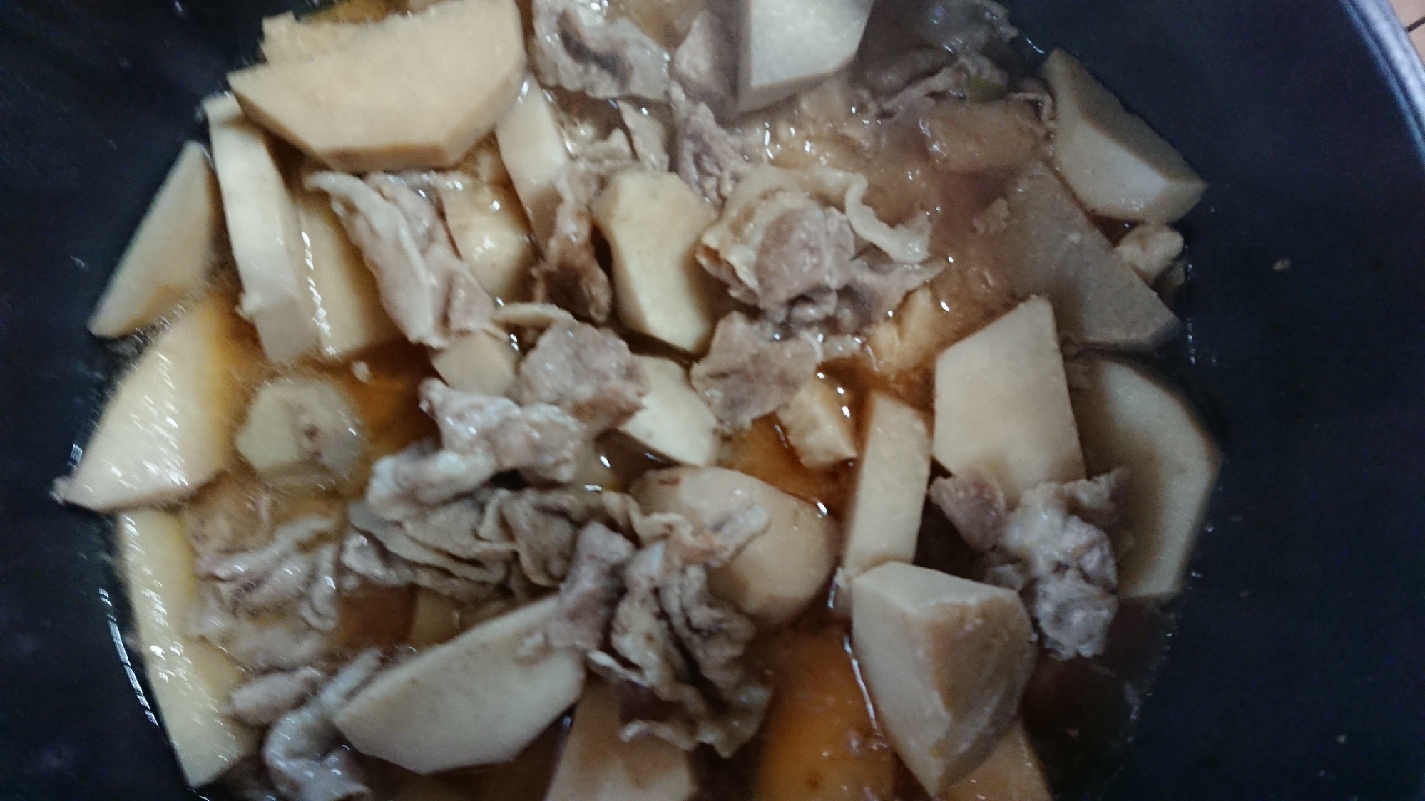 里芋と豚こま肉の煮物