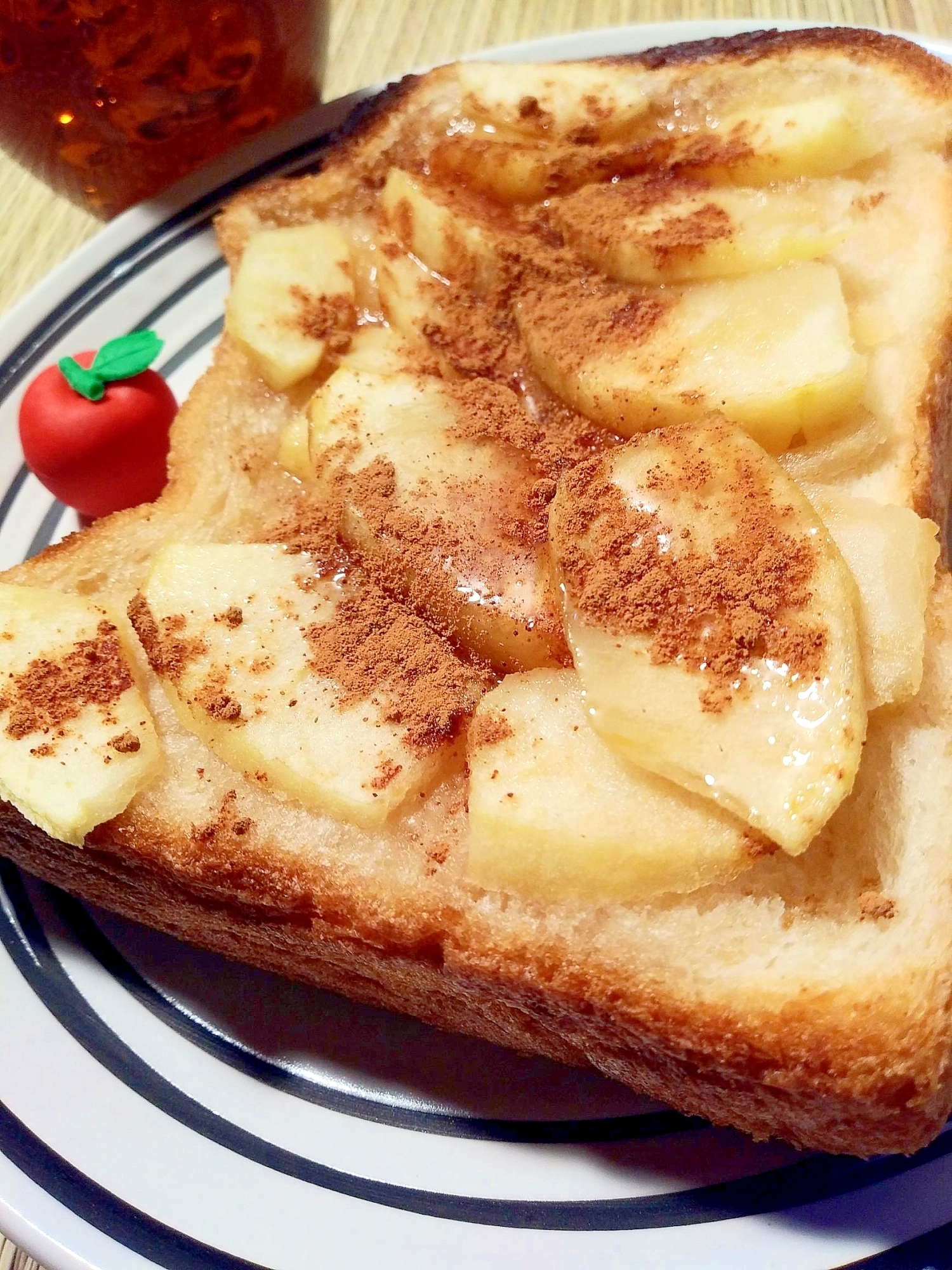 りんごとシナモンのホットケーキトースト