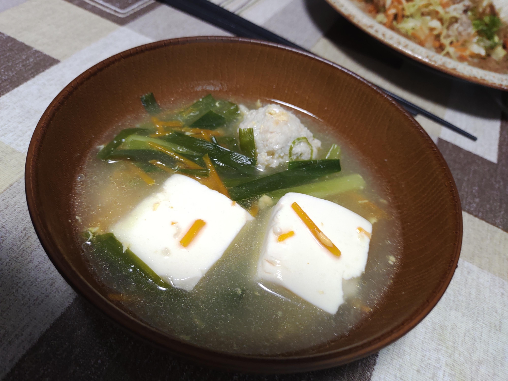 ニラと豆腐の味噌汁