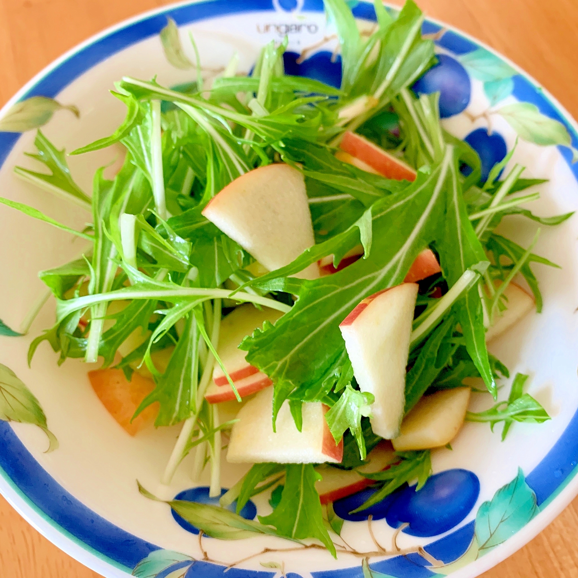 シャキシャキ水菜とりんごのサラダ