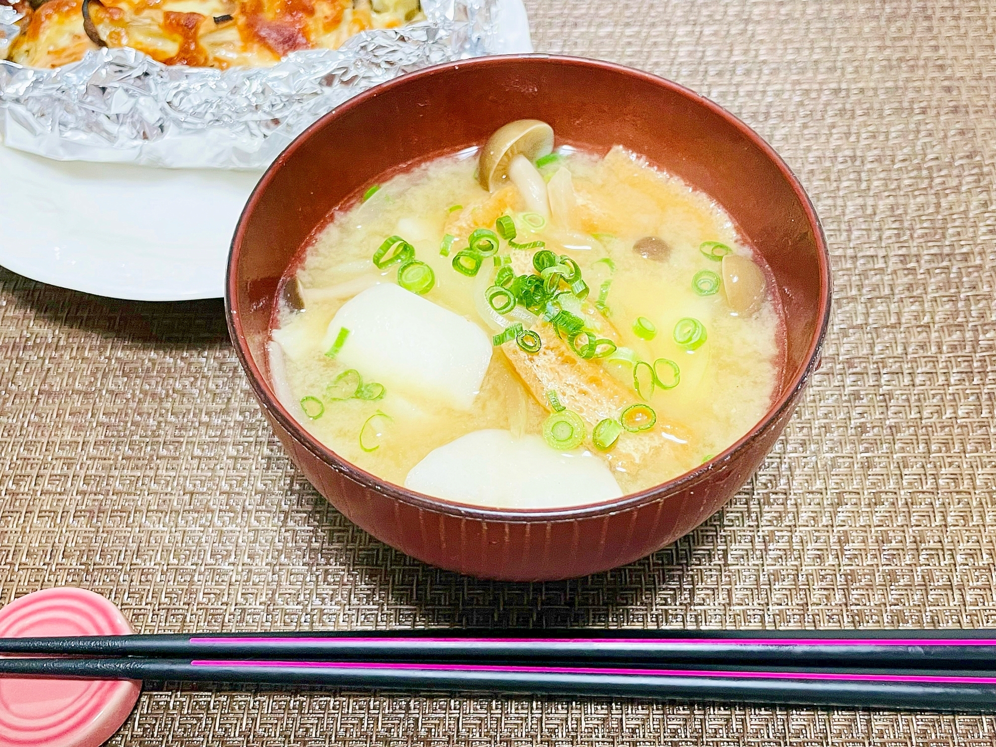 秋の味覚♪里芋としめじのお味噌汁