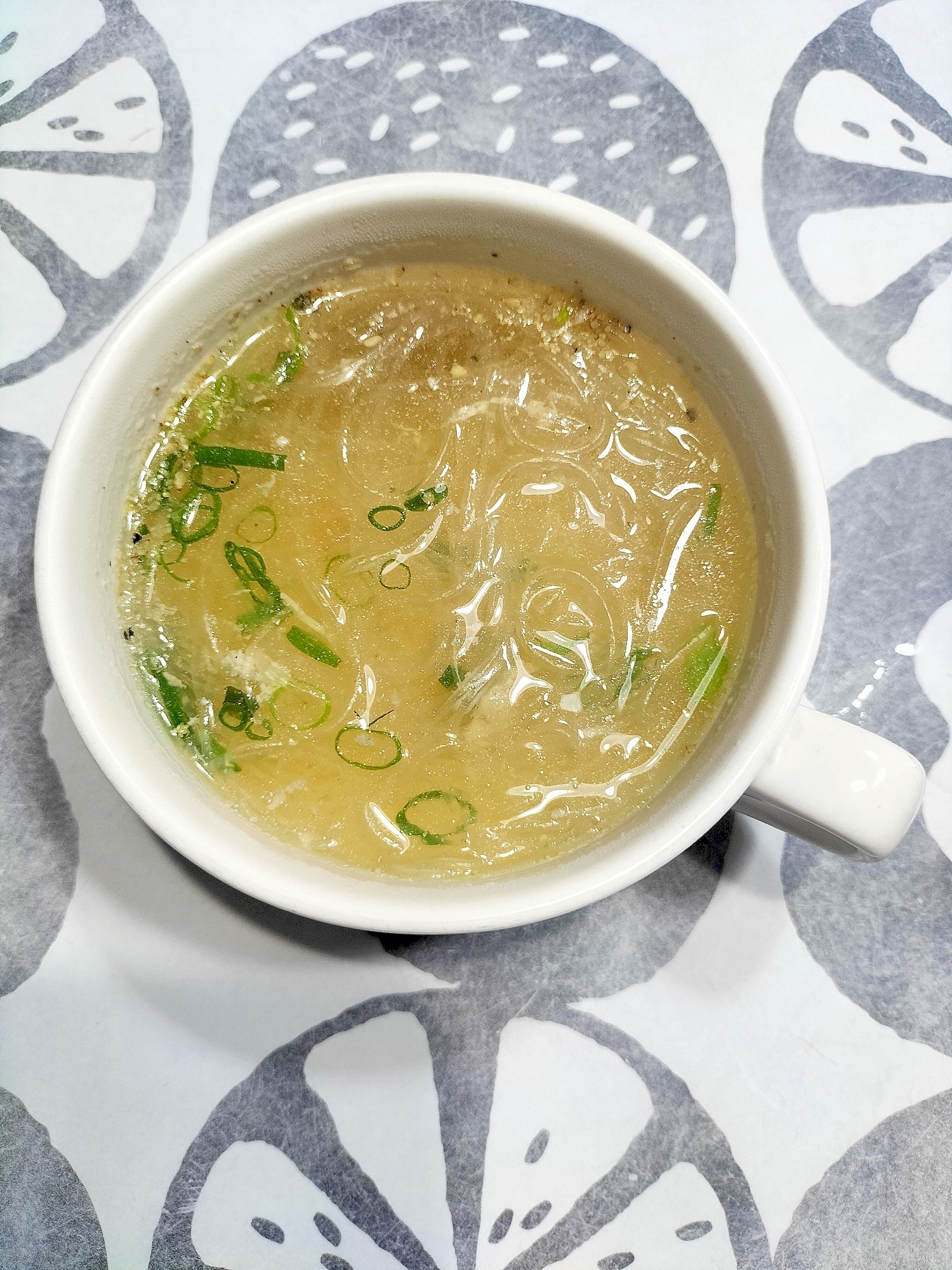 春雨と葱と白胡麻の和風スープ