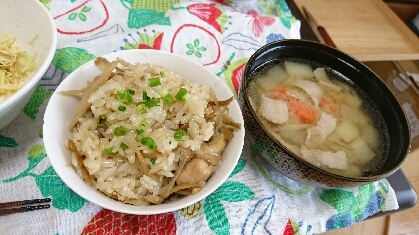 鶏ごぼうの炊き込みご飯♪我が家の人気メニュー♪