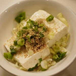 温豆腐ＯＮキャベツ