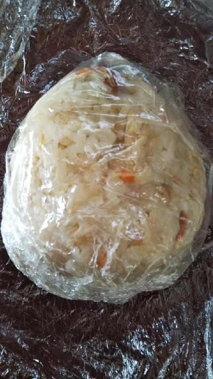 【幼児と取り分け】にんじんと塩昆布の炊き込みご飯