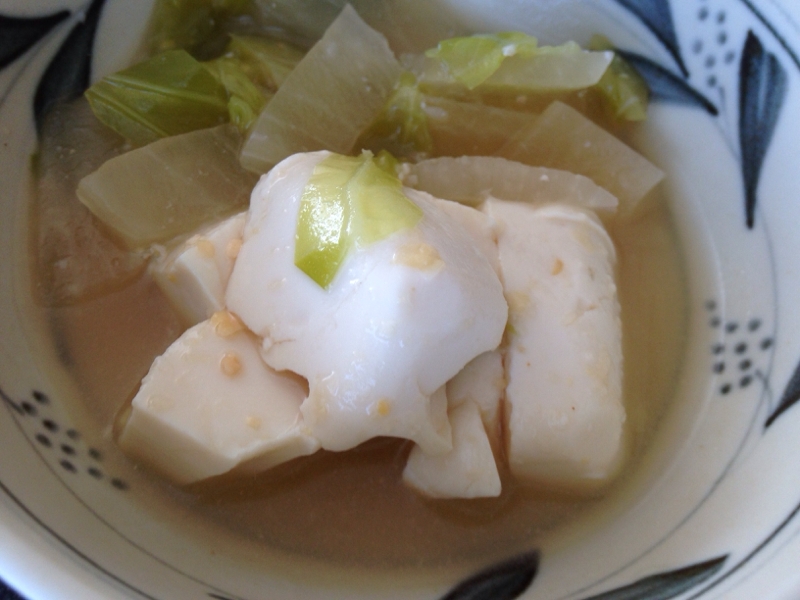 豆腐と白菜と大根の味噌煮