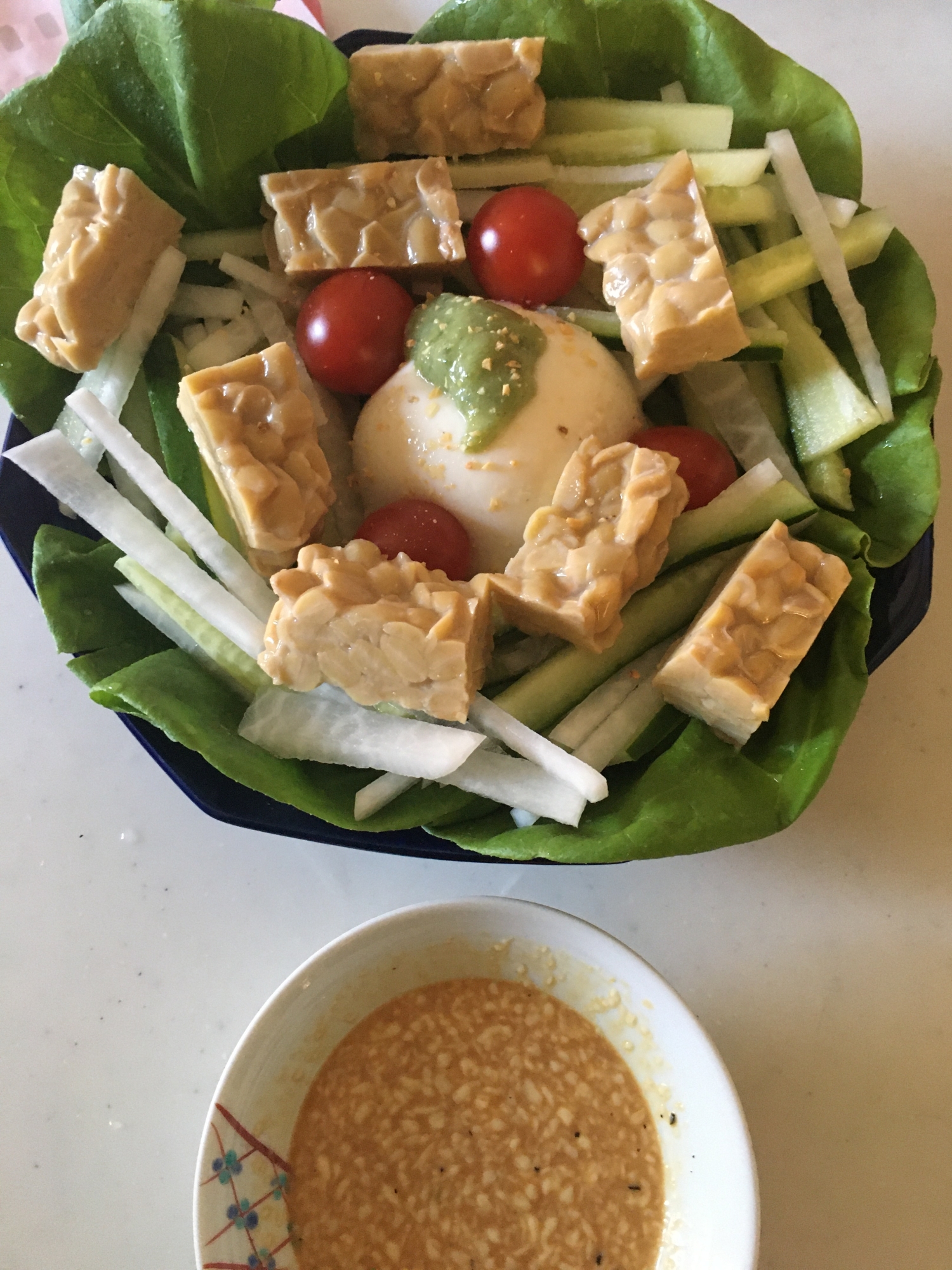 豆腐とテンペのサラダ