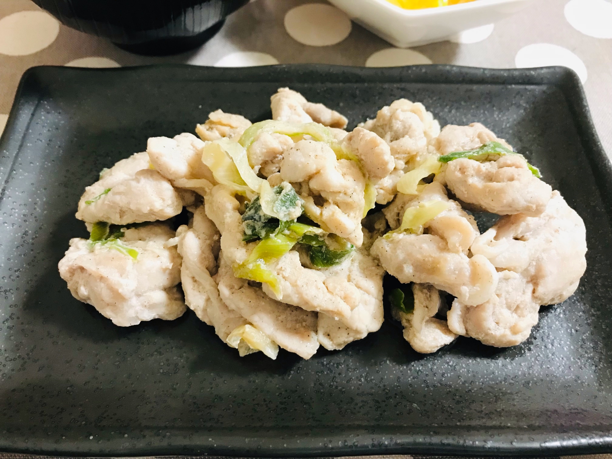 ごま油香るねぎ塩豚炒め