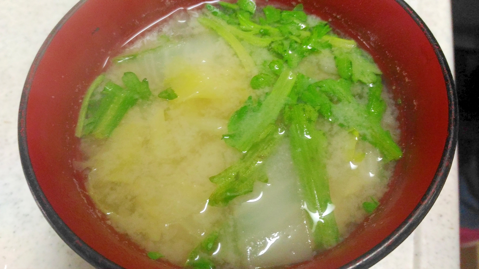 菊菜と白菜の甘めの味噌汁