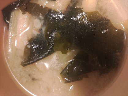 椎茸とわかめと白菜の味噌汁