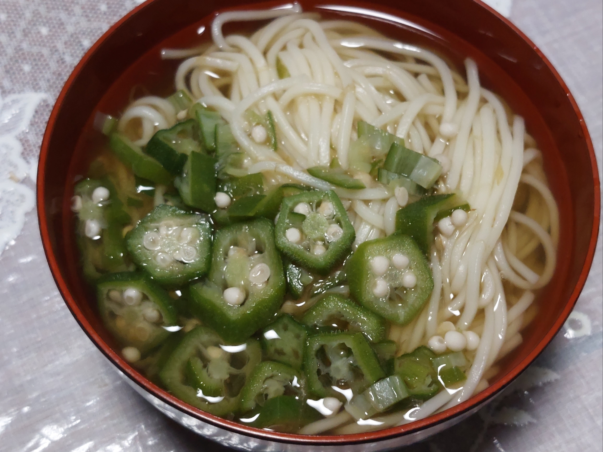 オクラのにゅうめん(温かいそうめん)