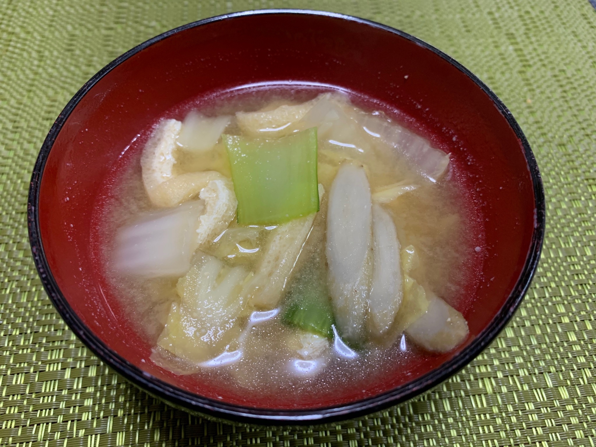 白菜とごぼうの味噌汁