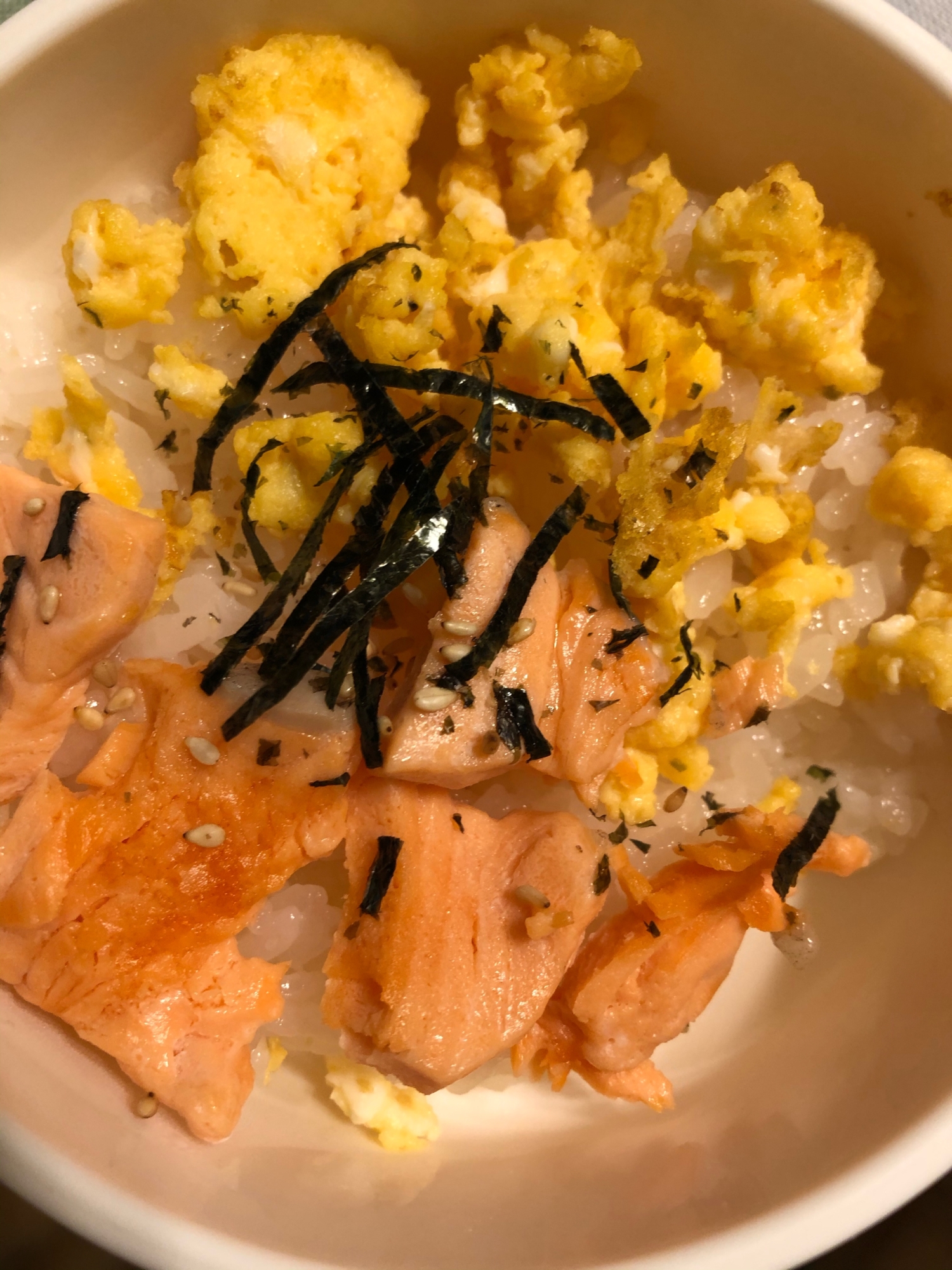幼児食のひなまつりにも サーモンと卵の2色丼 レシピ 作り方 By ズボラでもおいしいごはんが食べたい 楽天レシピ