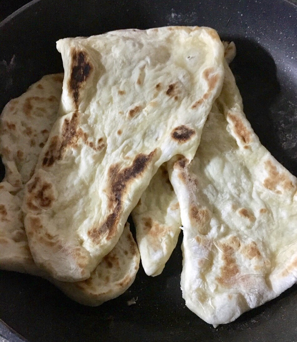 仕事がある日でも夕食にナン