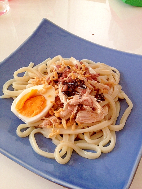 青じそドレッシングでたべるほぐし鶏うどん