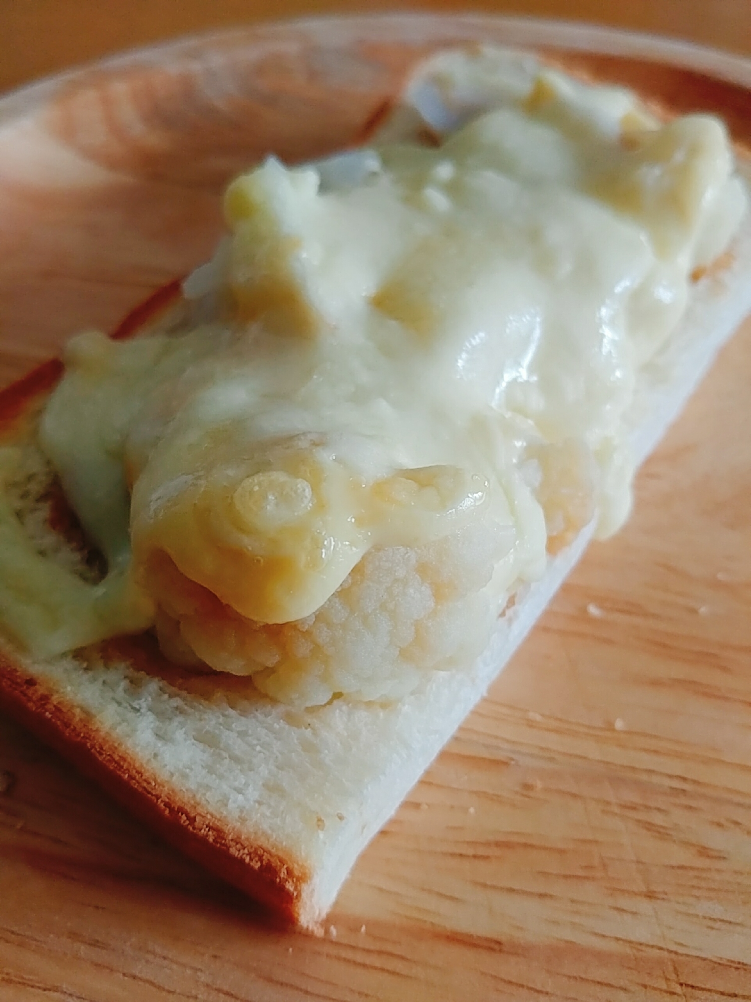 カリフラワーのウスターソースマヨチーズトースト