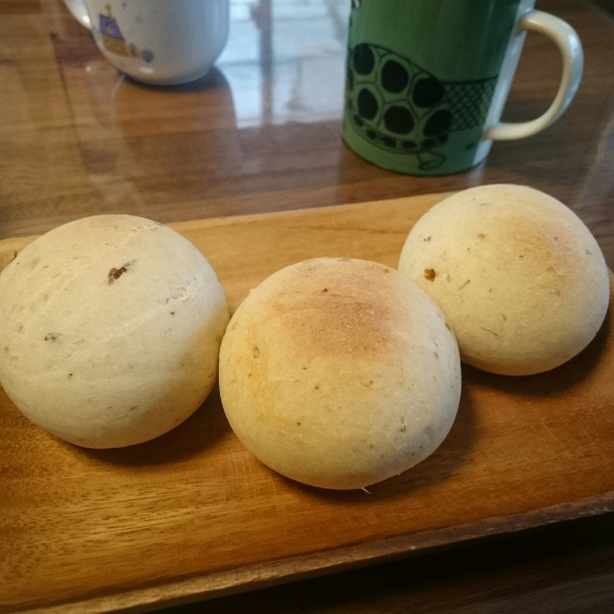 朝は焼くだけ！プルーンヨーグルトパン