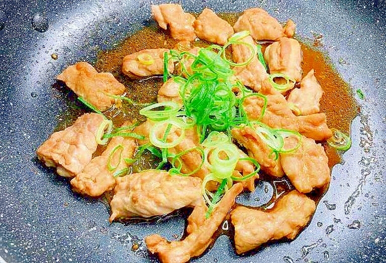 【素朴飯】せせり肉のごまポン酢炒め