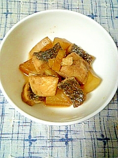 目鯛と大根の生姜煮 レシピ 作り方 By ティア アスラン 楽天レシピ 目鯛と大根の生姜煮 レシピ 作り方 By ティア アスラン 楽天レシピ