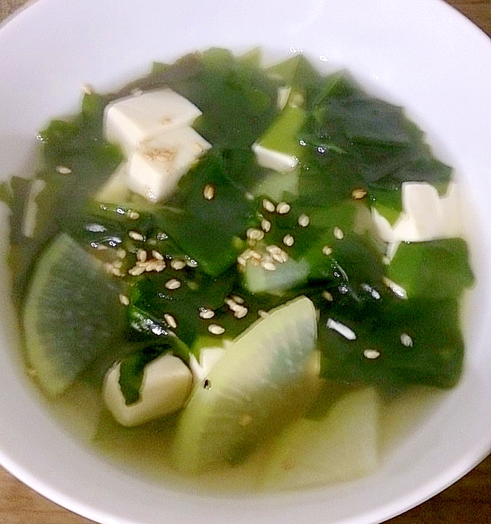 大根・わかめ・豆腐の和風スープ