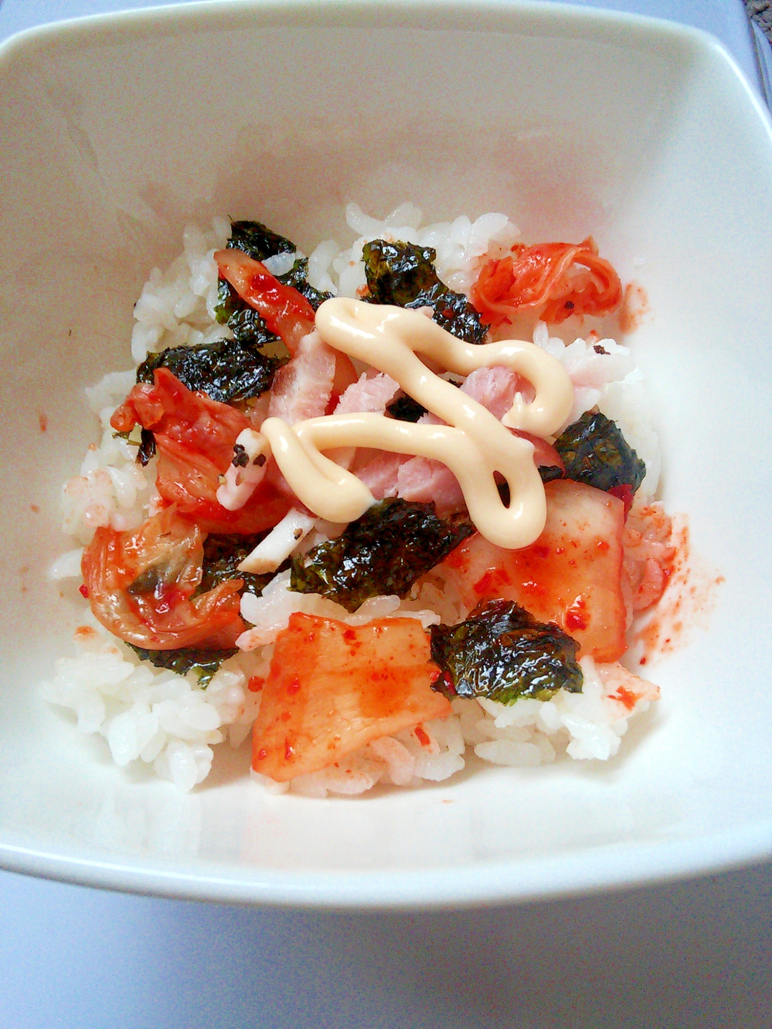 ずぼら飯★白菜キムチと韓国海苔とロースハムのっけ飯