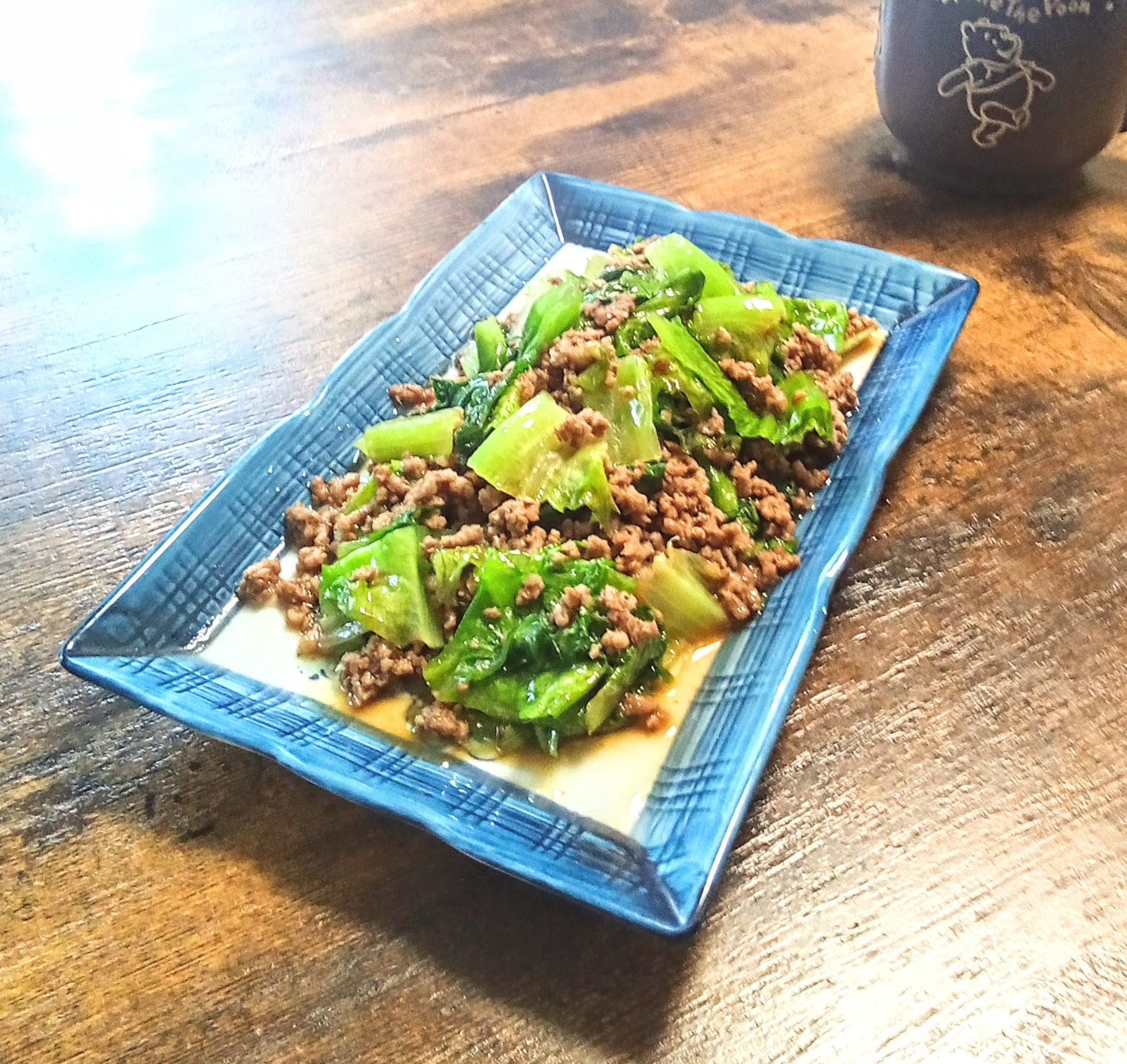 5. ガッツリレタスとひき肉でオイスターソース炒め