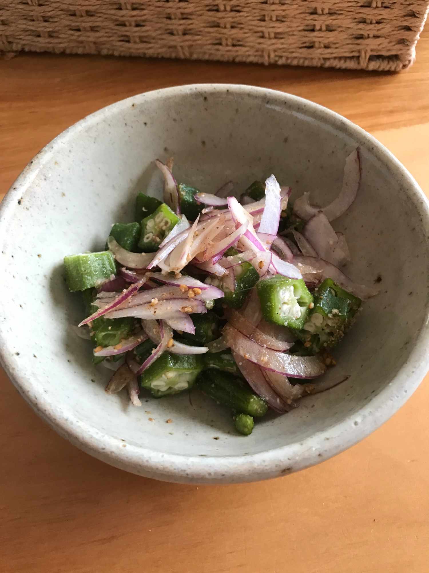 オクラと紫玉ねぎのすりごまポン酢和え レシピ 作り方 By ボンド子 楽天レシピ