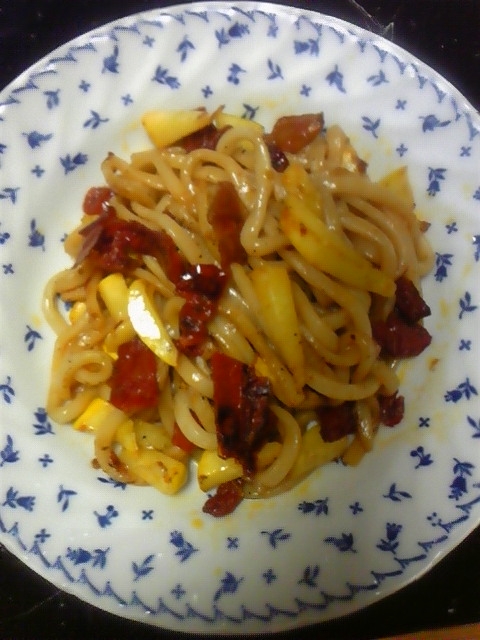 冷凍うどんとドライトマト