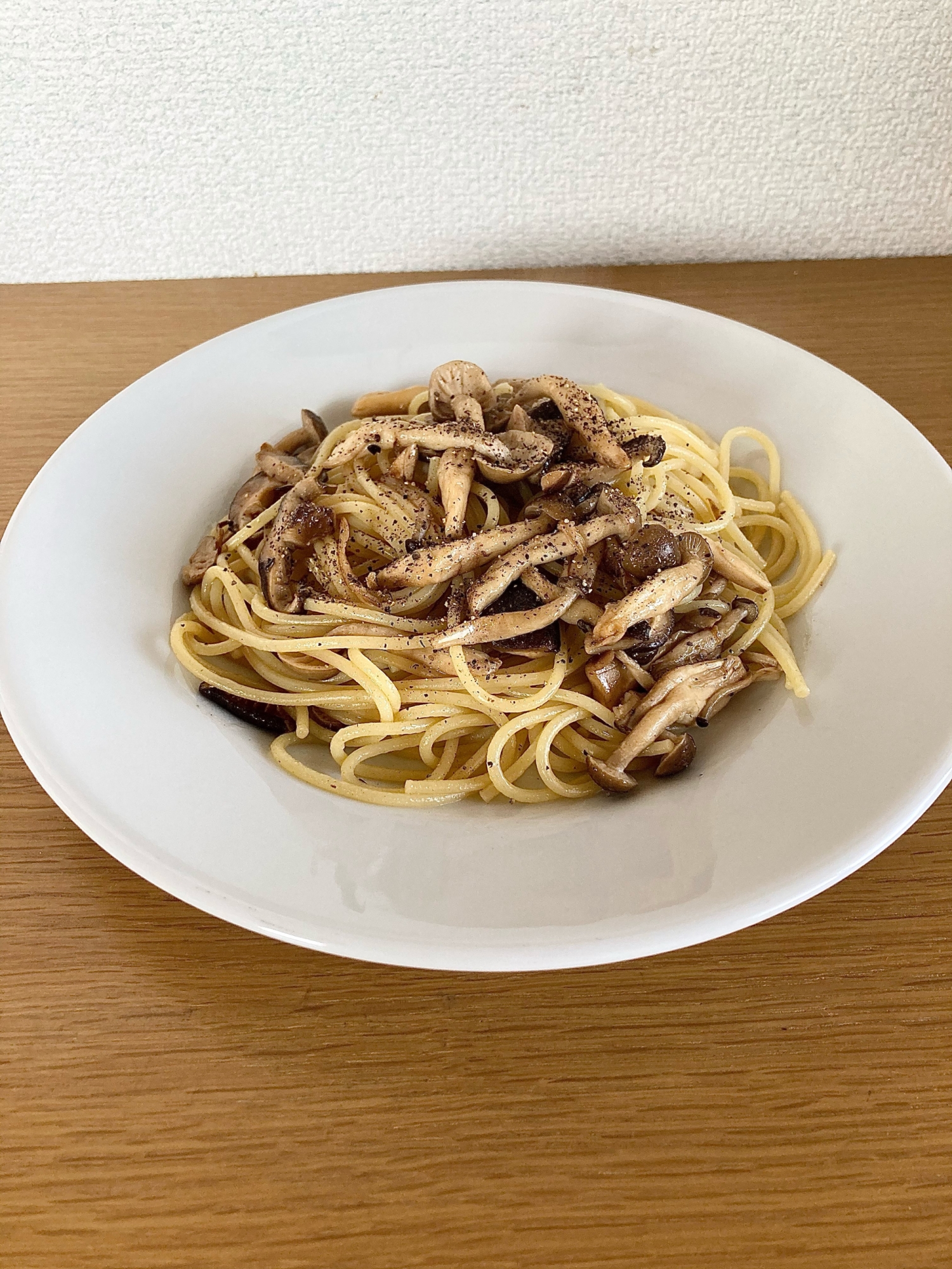 簡単 贅沢きのこ焦がしバター醤油のパスタ レシピ 作り方 By ハナの台所 楽天レシピ