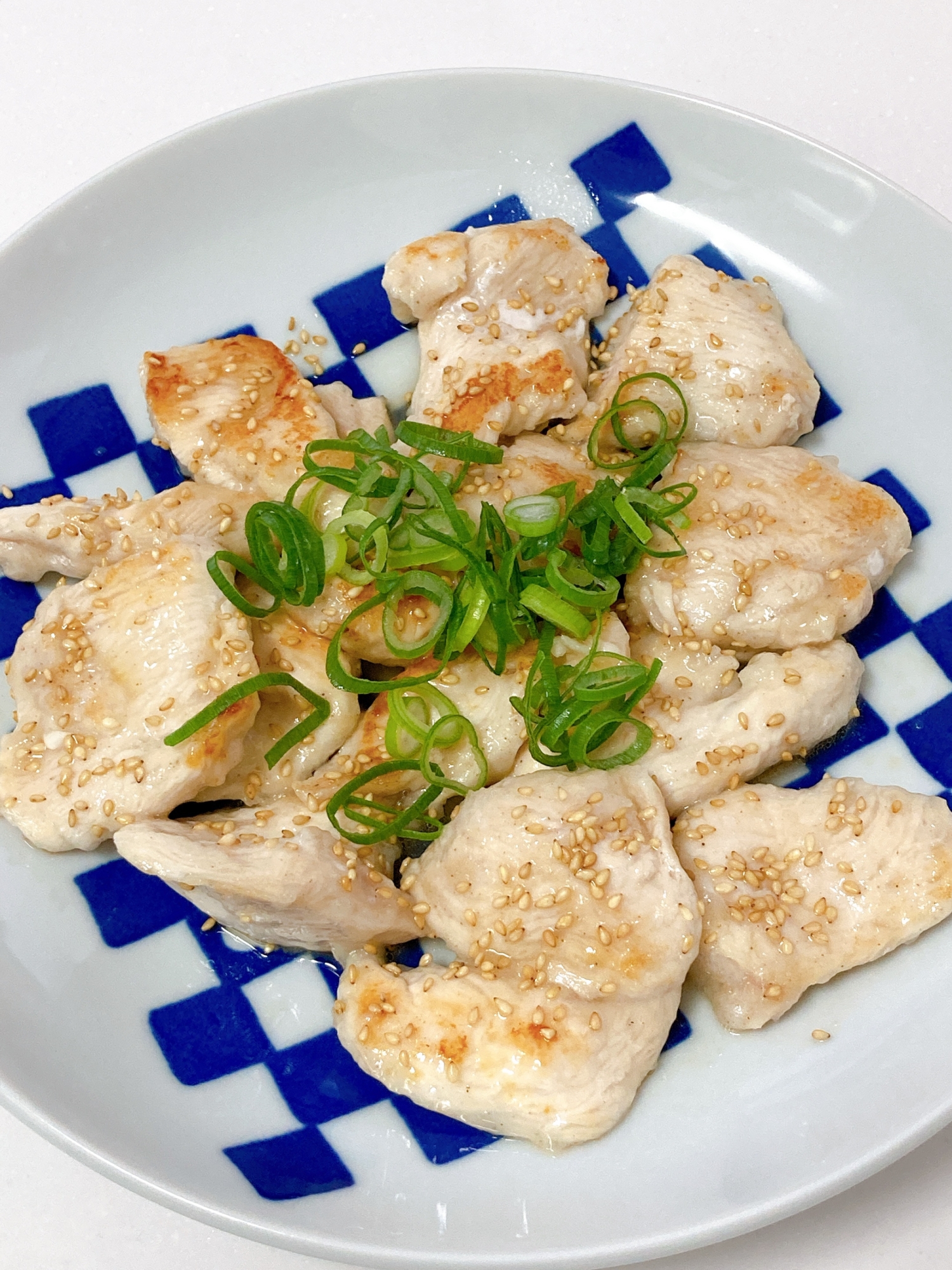 ご飯がすすむ☆鶏胸肉の塩ダレチキン