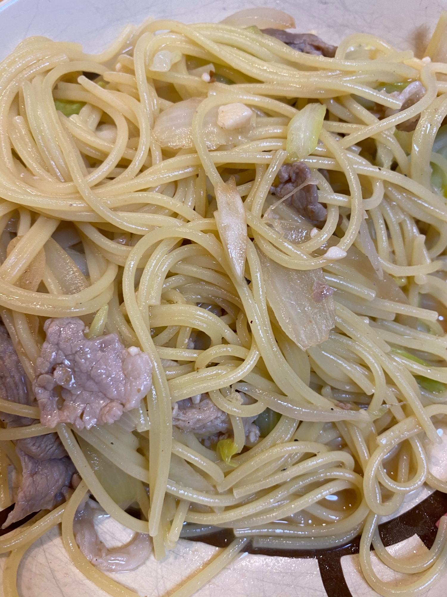 豚肉とキャベツと玉ねぎのパスタ