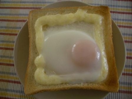 半熟の卵をこぼれないように食べるのがスリリング♪
ボリュームもあって大満足な朝食になりました（＾＾）