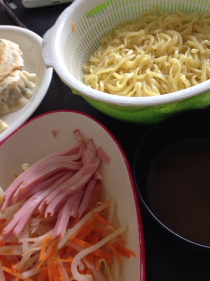 薬味たっぷり　くるみたれのつけ麺