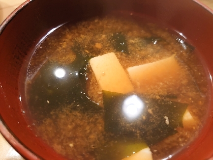 【味噌汁料理】わかめと五箇山豆腐の味噌汁