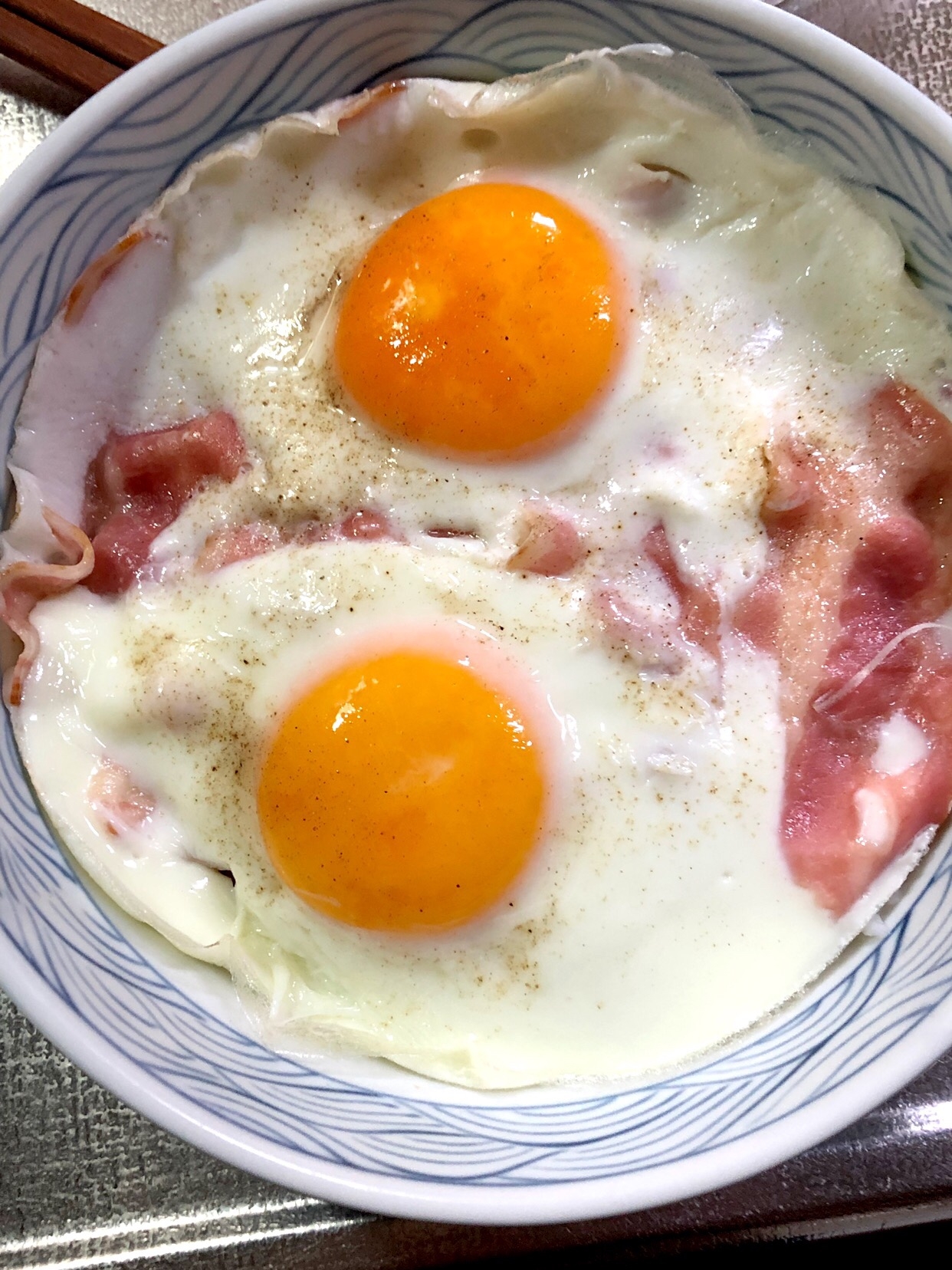 ベーコンエッグとろろ丼