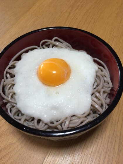 とろろが麺に絡んでとても美味しかったです(*^^*)海苔はこのあと乗せていただきました(*^^*)レシピありがとうございます☆