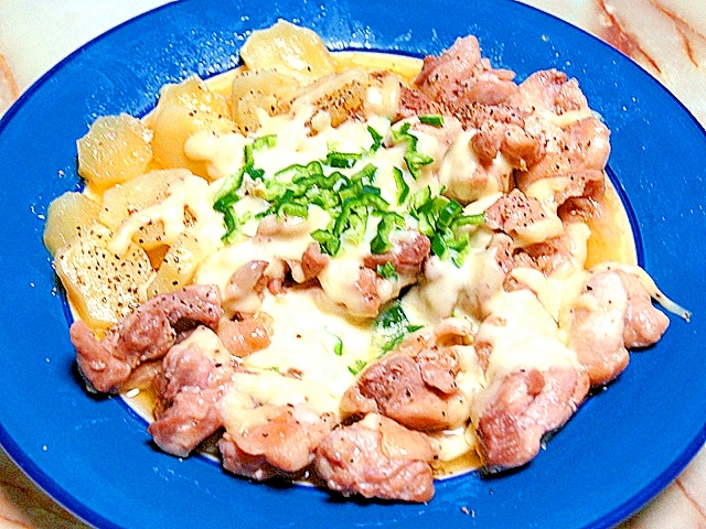 レンジを使って時短！チキンとポテトのチーズ焼き♪