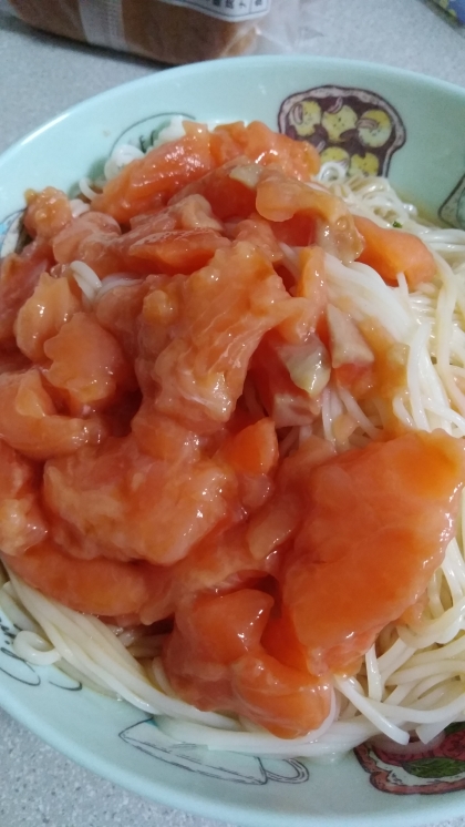 海鮮そうめん(鮭マグロいか)