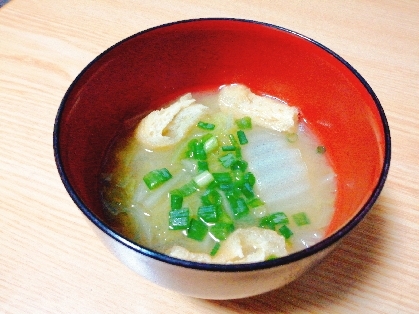 東海地方の定番！白菜と油揚げの赤だし