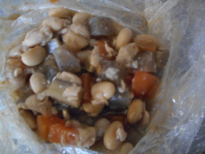 まとめて作って冷凍保存！ふっくらおいしい五目豆