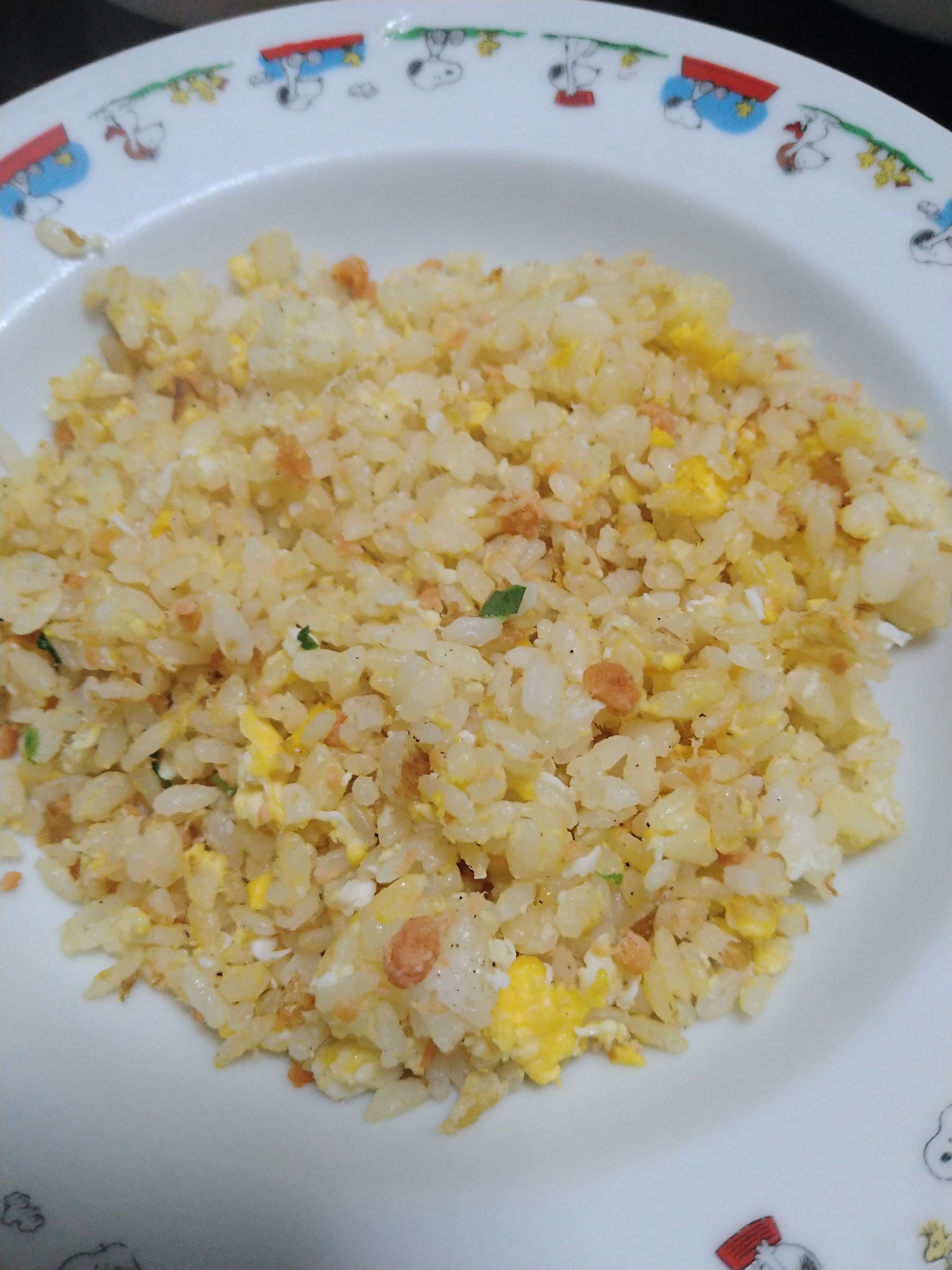 卵と鮭フレークのチャーハン