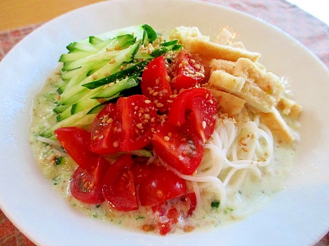 すりおろし胡瓜と豆乳の爽やかグリーンそうめん♪