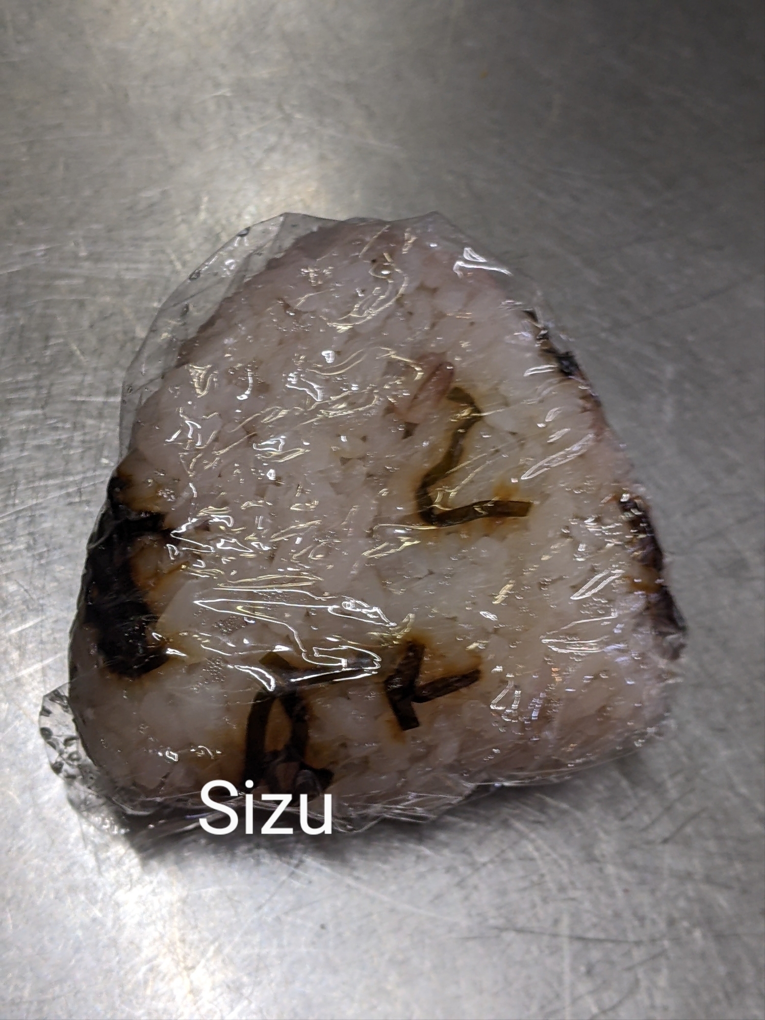 塩昆布とたらこのおにぎり